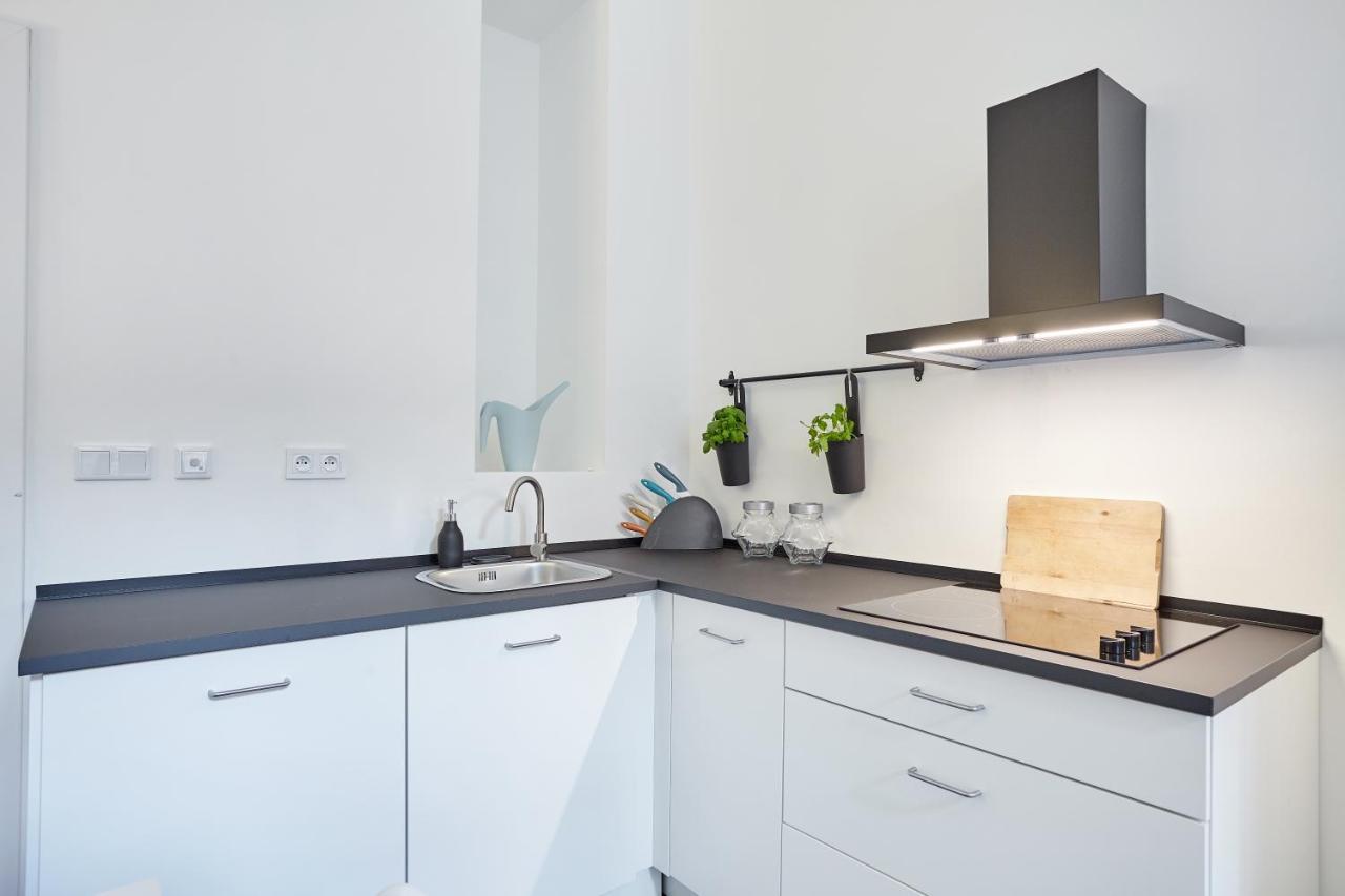 Savor Apartments Прага Экстерьер фото